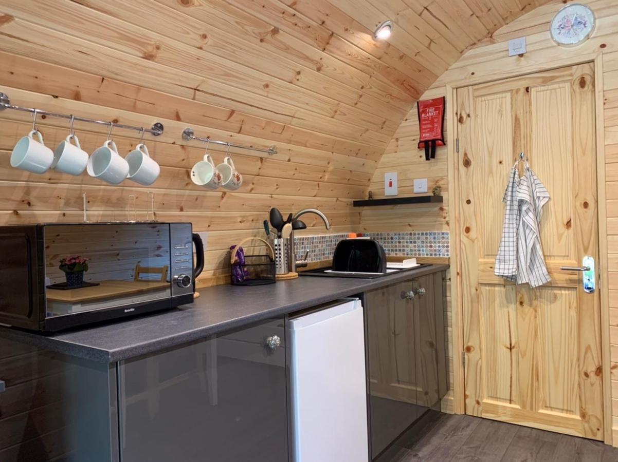 Loch Ness Woodland Pods Hotel ดรัมนาดรอคิท ภายนอก รูปภาพ