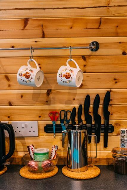 Loch Ness Woodland Pods Hotel ดรัมนาดรอคิท ภายนอก รูปภาพ